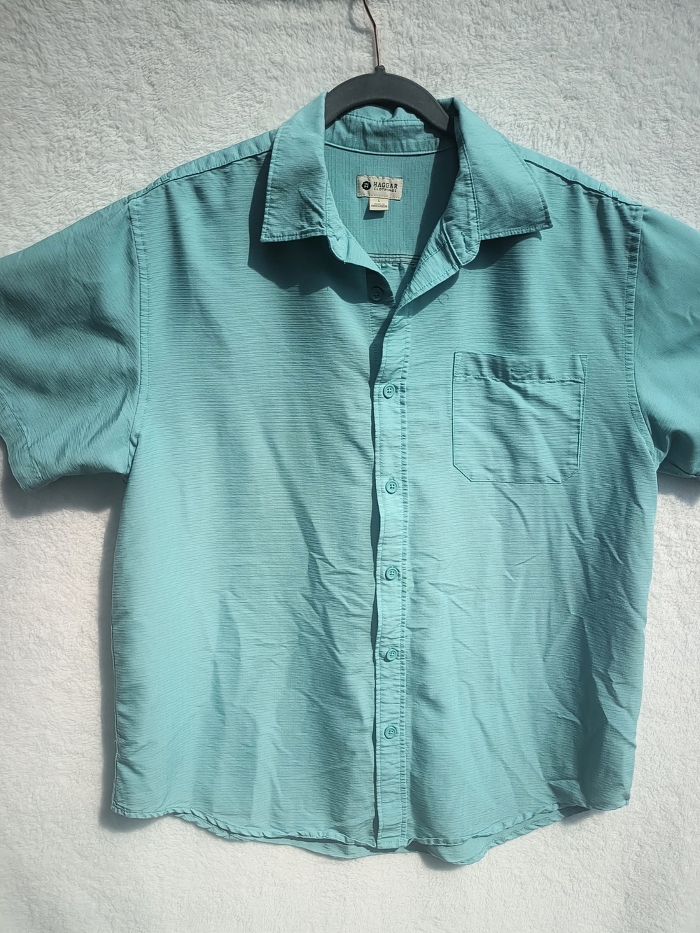 Haggar Men's Short-Sleeve Button-Down Shirt in Aqua. Size L.   MS 52
